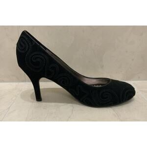 New Without Box Laura Ashley Shoes Pumps Heels Size 10 10M Black Embroidered 3D